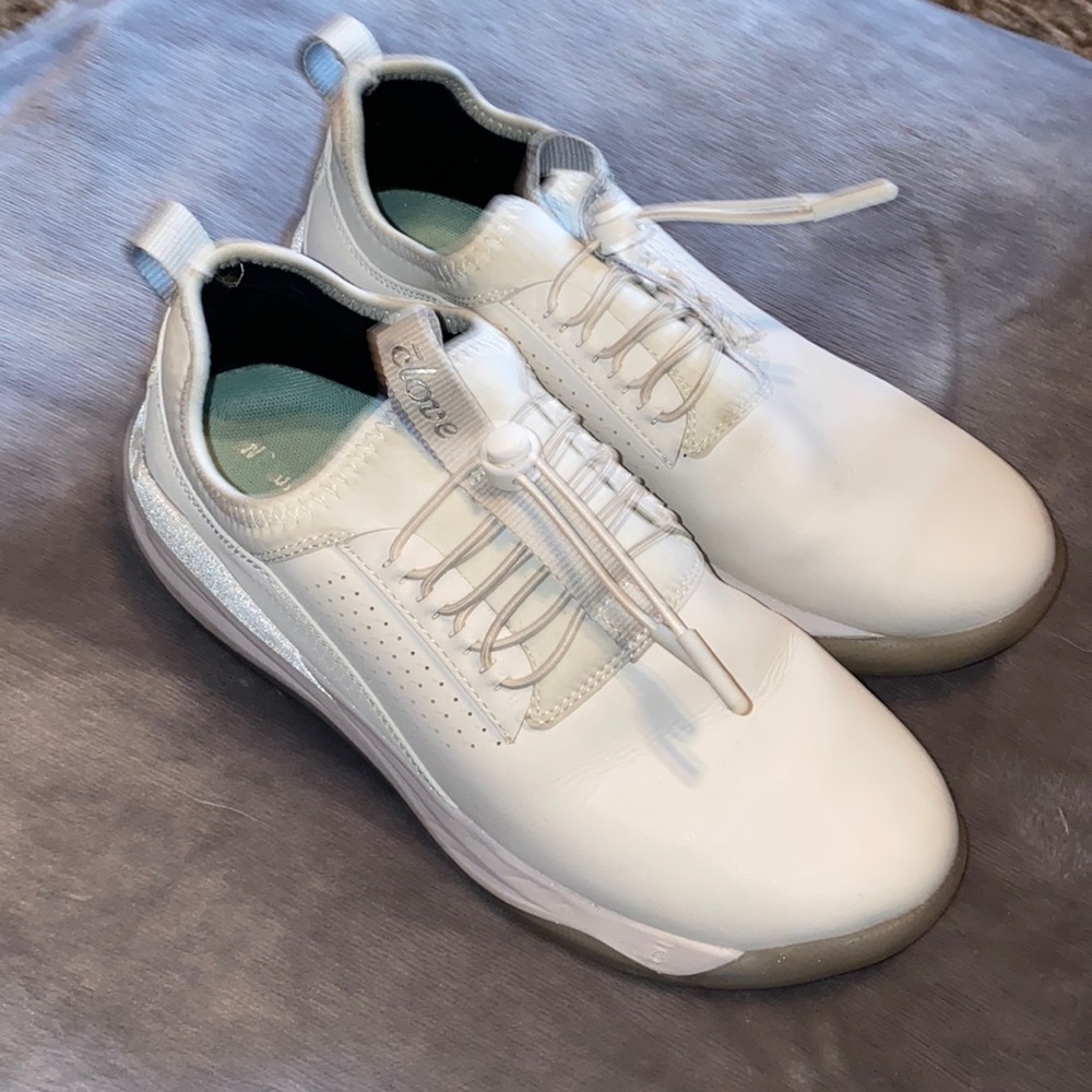 Clove shoes